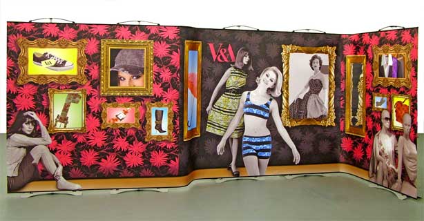 Flexi-Link panel and Original Twist Banner Stands